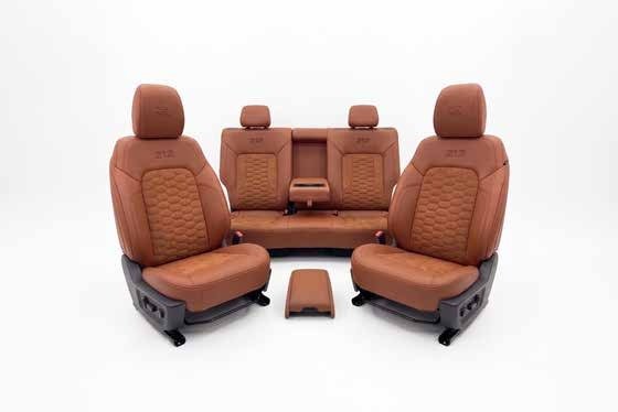 Premium Interior in OEM+ Qualität
